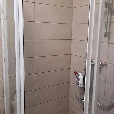 Alizapartman *
